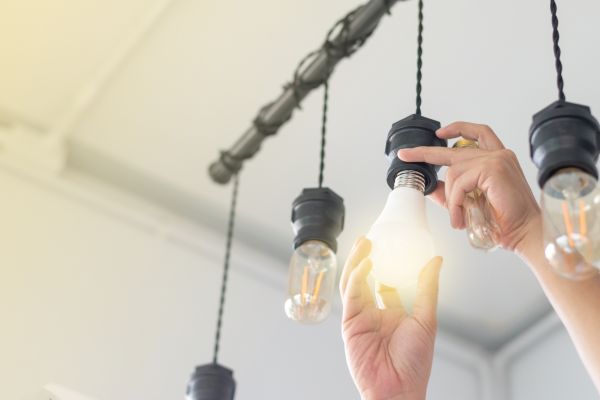 Cost of Light Bulb Changing Service in Rowlett