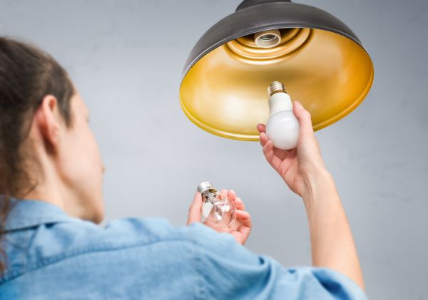 Cost of Light Bulb Replacement in Rowlett