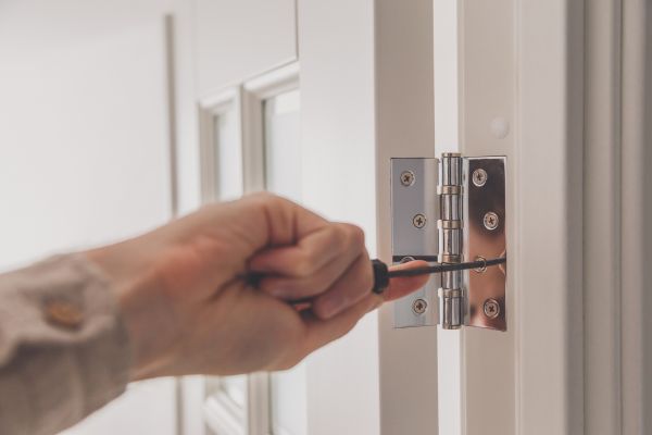 Cost of Hinge Repair in Rowlett