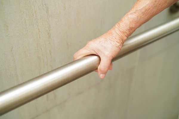 Cost of Tub Grab Bar Installation in Rowlett